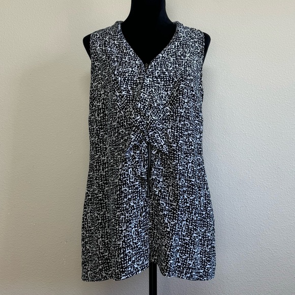 Halogen Tops - Halogen top women large 100% silk sleeveless zipper front ruffle vneck blouse